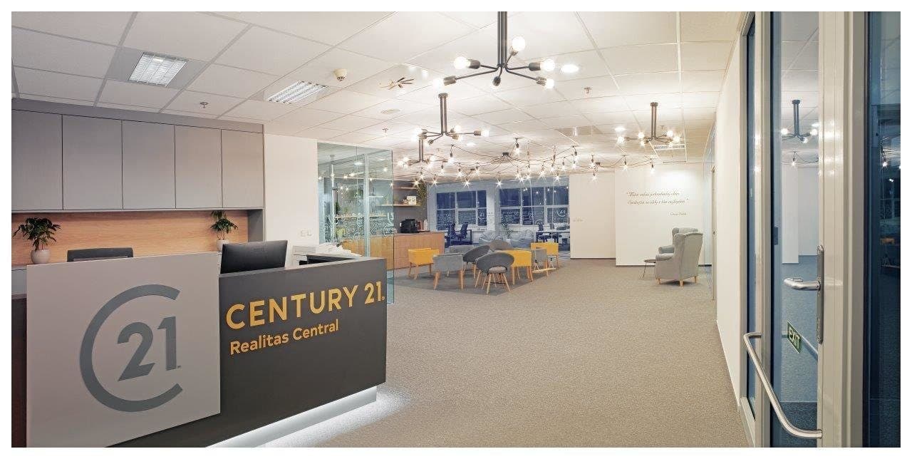 CENTURY 21